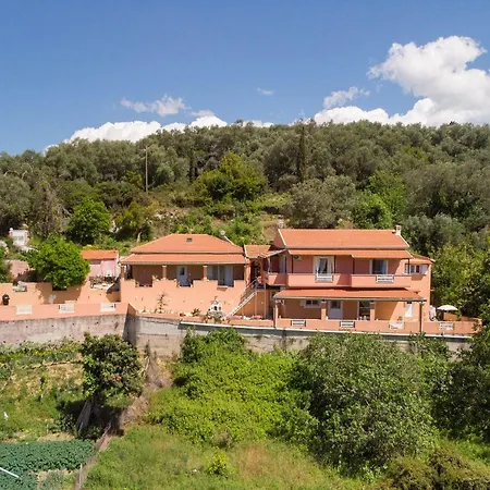 Feriehus Sofia's & Amalia's House Corfu *